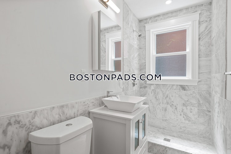 Bakersfield St., Boston