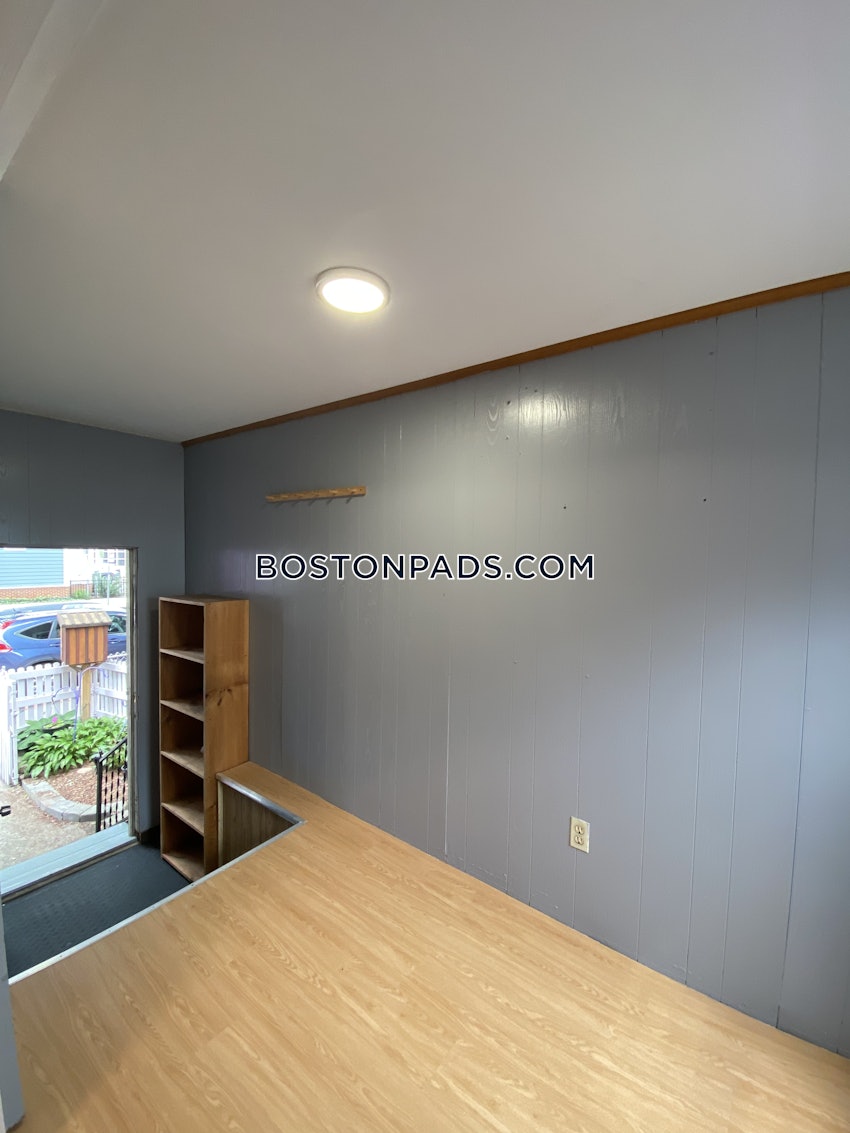 CAMBRIDGE - KENDALL SQUARE - 3 Beds, 2 Baths - Image 9