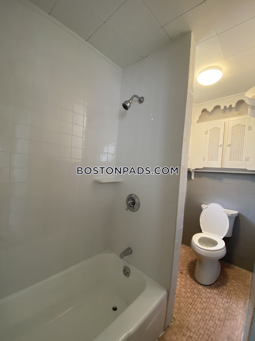 CAMBRIDGE - KENDALL SQUARE - 3 Beds, 2 Baths - Image 30