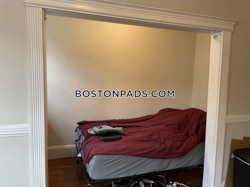 Boston - $2,600+ /month