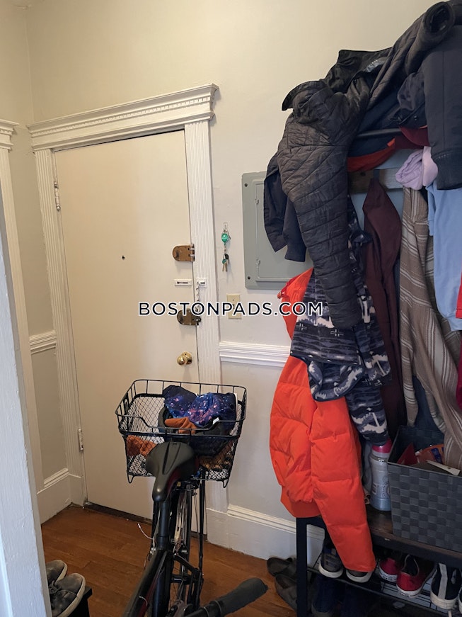 Boston - $2,600+ /mo