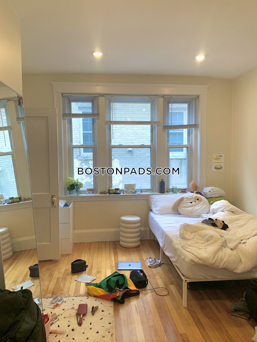 BROOKLINE- COOLIDGE CORNER - 3 Beds, 2 Baths - Image 15