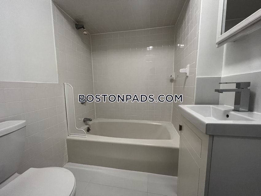 BOSTON - BRIGHTON - CLEVELAND CIRCLE - 3 Beds, 1.5 Baths - Image 7