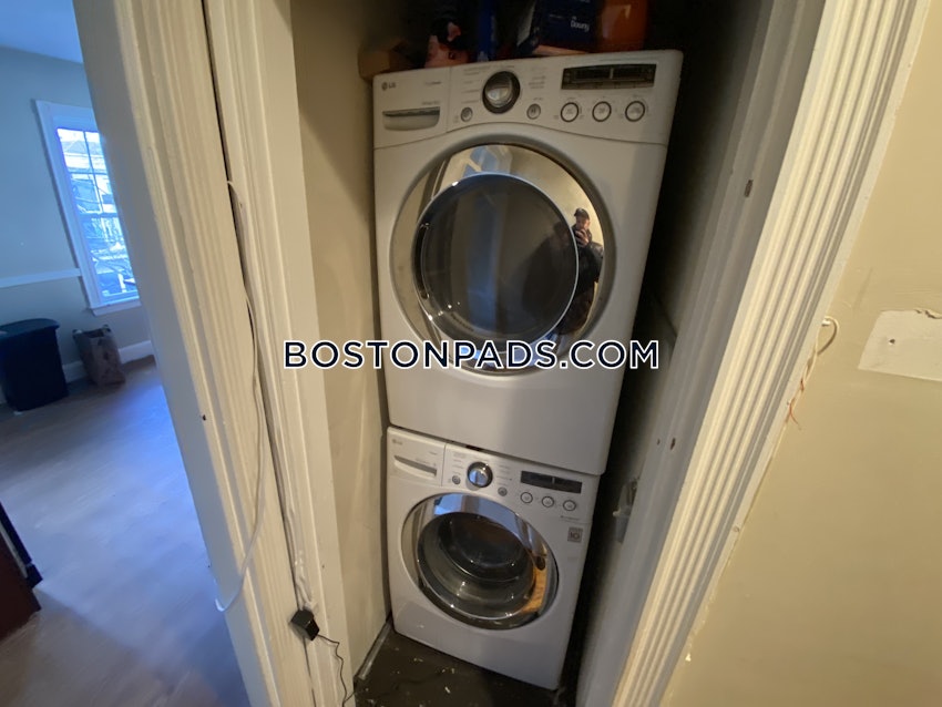 CAMBRIDGE - HARVARD SQUARE - 5 Beds, 2 Baths - Image 3