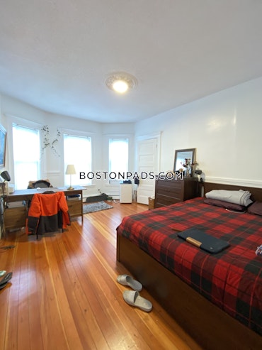 Boston - 4 Beds, 2 Baths