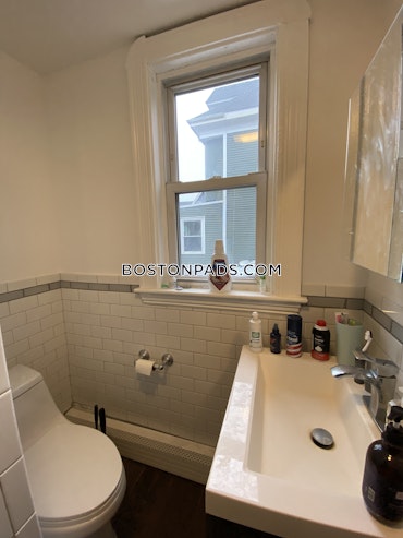 Boston - 4 Beds, 2 Baths