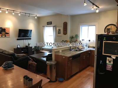 Somerville Apartment for rent 3 Bedrooms 1 Bath  Winter Hill - $3,585 No Fee