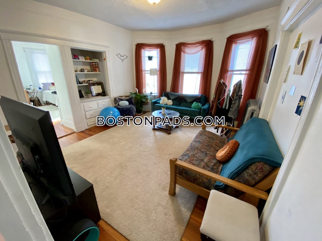 Boston - $3,975+ /mo