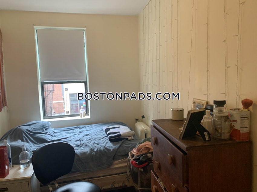 BOSTON - NORTH END - 3 Beds, 1 Bath - Image 9