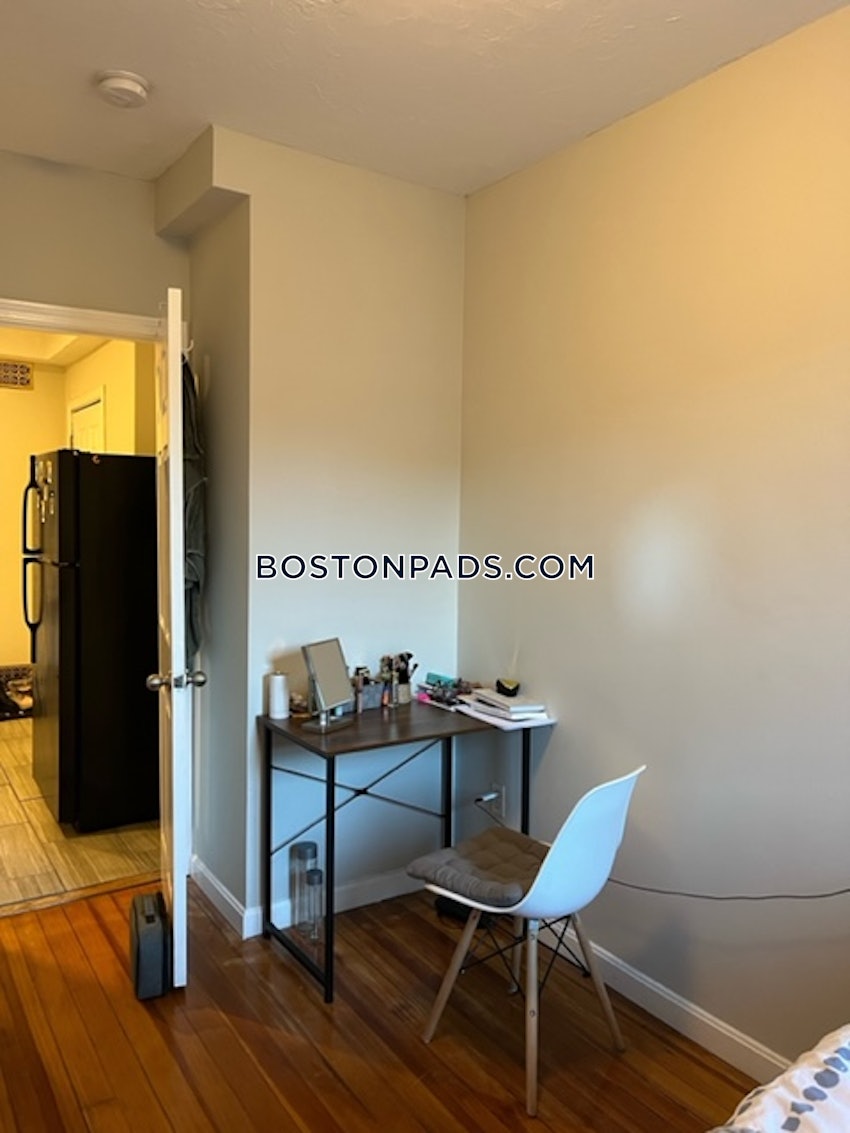 BOSTON - NORTH END - 3 Beds, 1 Bath - Image 17