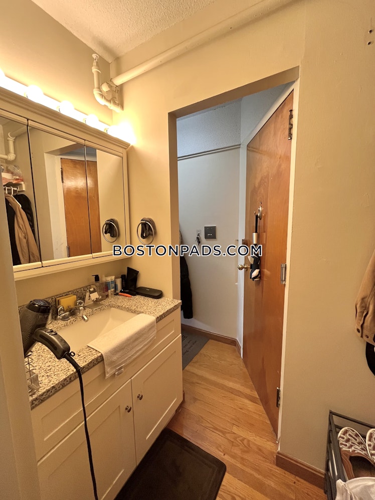 Commonwealth Ave., Boston