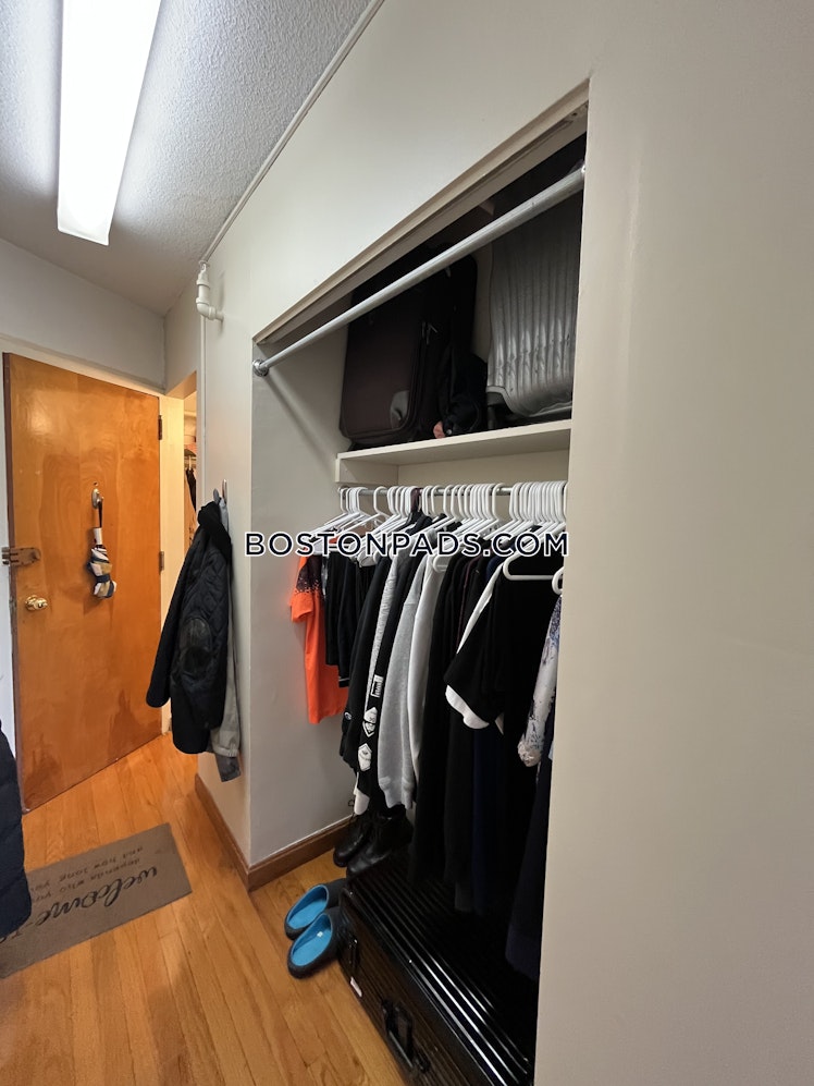 Commonwealth Ave., Boston