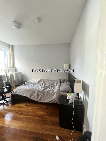 Boston - 0 Beds, 1 Baths