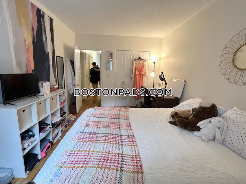 BROOKLINE- WASHINGTON SQUARE - 2 Beds, 2 Baths - Image 13