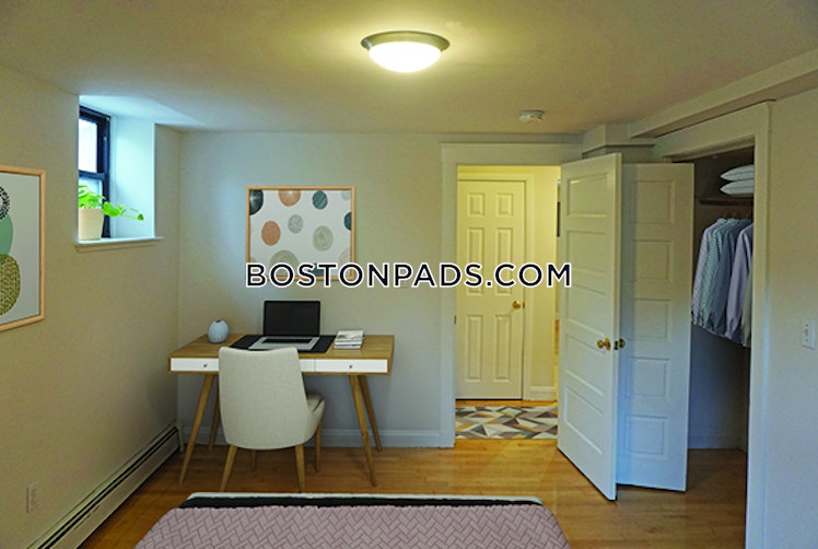 Boylston St., Boston