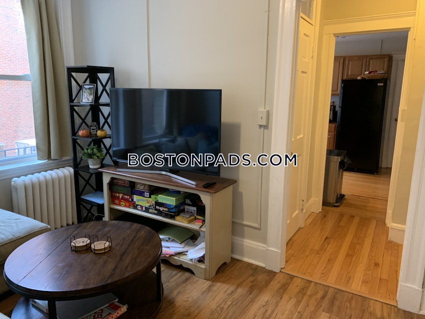 BOSTON - NORTH END - 2 Beds, 1 Bath - Image 4