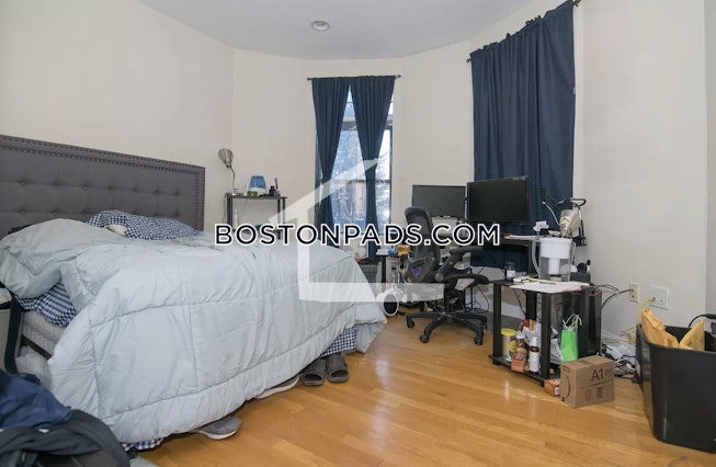 Brookline - $3,200+ /mo