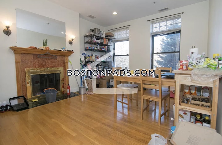 brookline-apartment-for-rent-2-bedrooms-1-bath-cleveland-circle-3200-8031833 