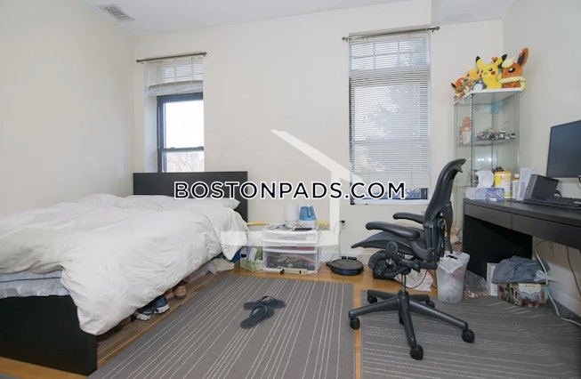 Brookline - $3,200+ /mo