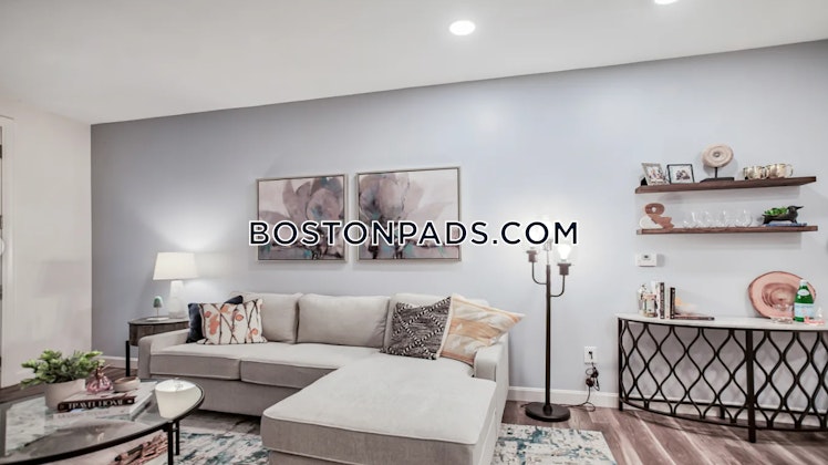 Island Hill Ave., Melrose