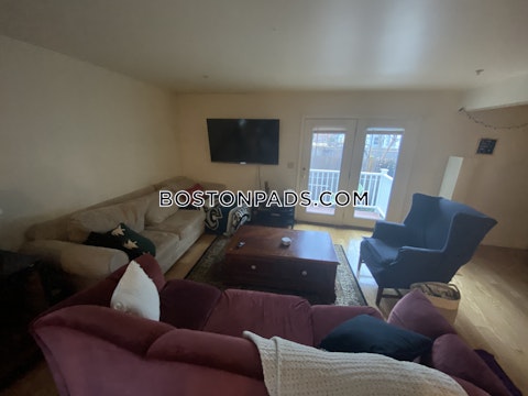 Raymond St. Boston photo 3