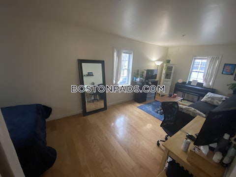 Raymond St. Boston photo 2