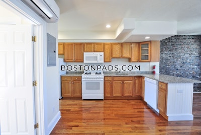 South Boston Renovated 1 Bed on Grimes St. in South Boston  Boston - $2,800