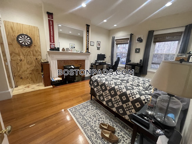 Brookline - $5,100+ /mo