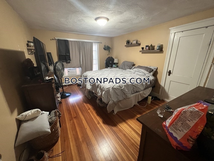 MEDFORD - WELLINGTON - 4 Beds, 2 Baths - Image 27