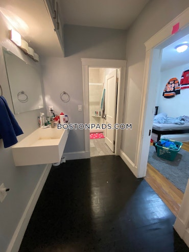 Boston - 2 Beds, 1 Baths