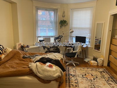 Brookline Apartment for rent 3 Bedrooms 1 Bath  Coolidge Corner - $4,600 No Fee