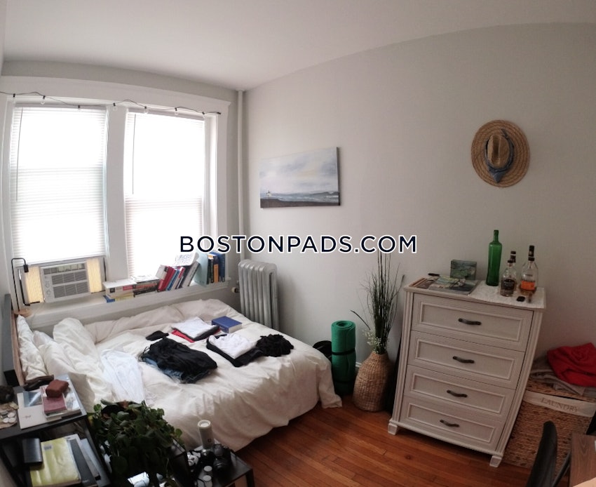 BROOKLINE- BOSTON UNIVERSITY - 4 Beds, 2 Baths - Image 6