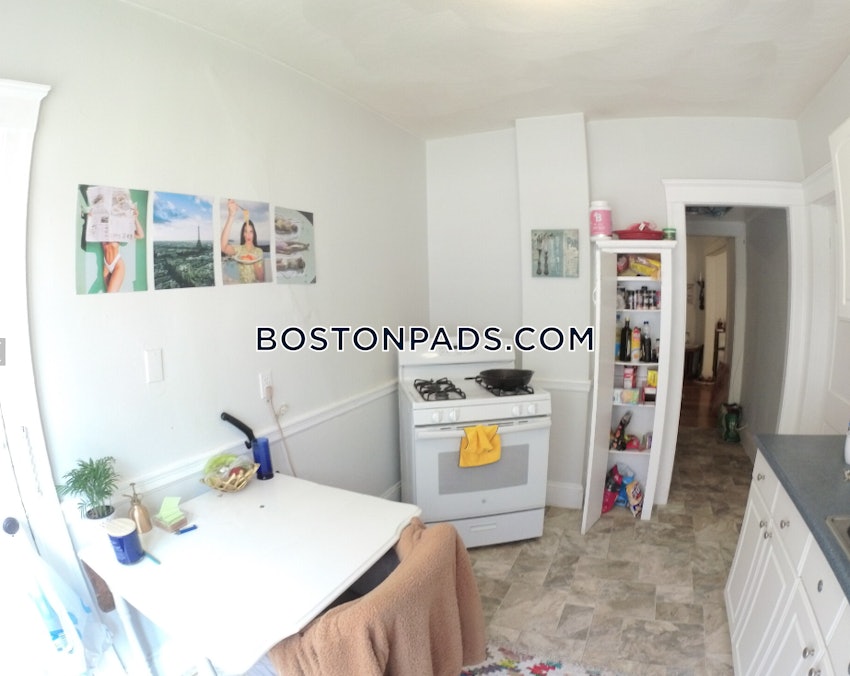 BROOKLINE- BOSTON UNIVERSITY - 3 Beds, 1.5 Baths - Image 3