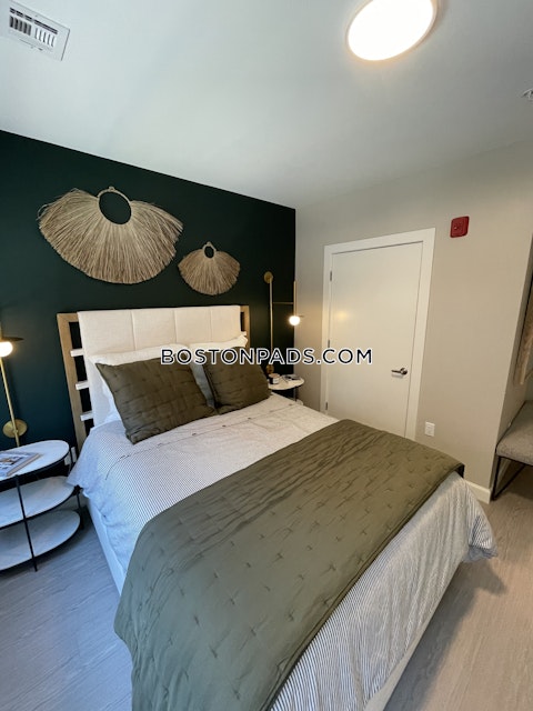 Charles St. Cambridge photo 36