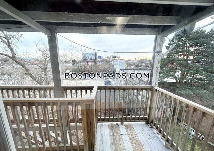 BOSTON - DORCHESTER/SOUTH BOSTON BORDER - 1 Bed, 1 Bath - Image 3