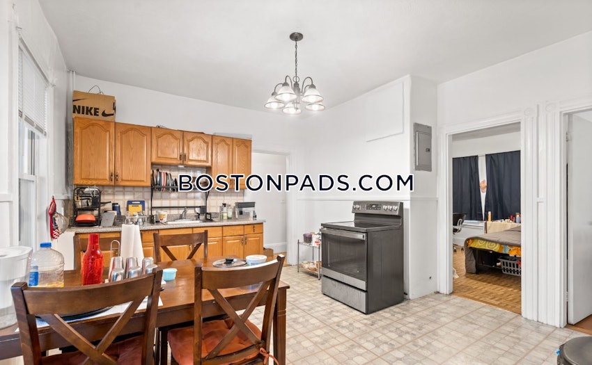 BOSTON - MISSION HILL - 4 Beds, 1 Bath - Image 2