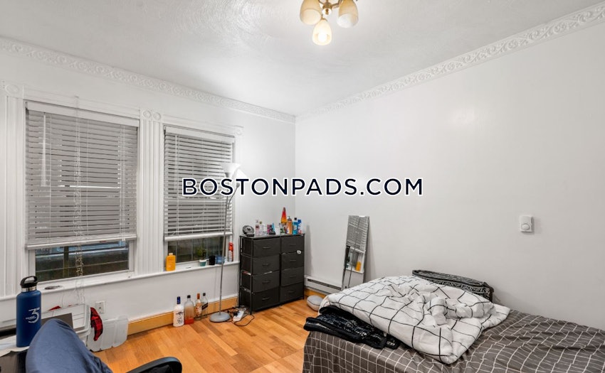 BOSTON - MISSION HILL - 3 Beds, 1 Bath - Image 6