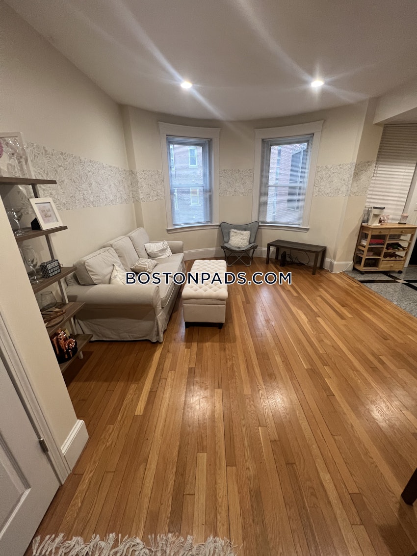 BROOKLINE- COOLIDGE CORNER - 3 Beds, 2 Baths - Image 18