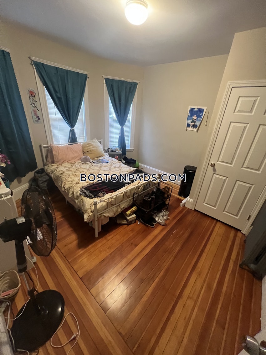 CAMBRIDGE - PORTER SQUARE - 4 Beds, 2 Baths - Image 39