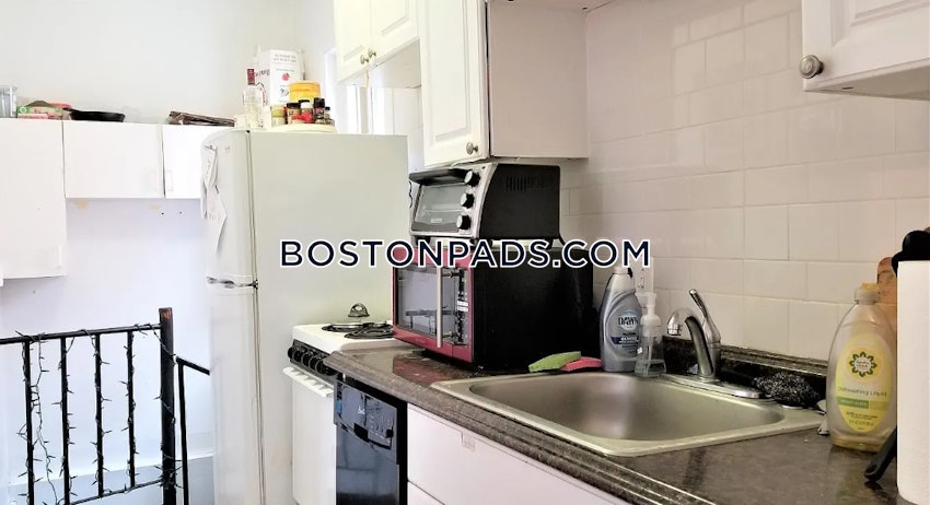 BOSTON - FENWAY/KENMORE - 3 Beds, 2 Baths - Image 4