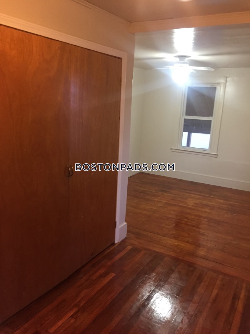 MEDFORD - MEDFORD SQUARE - 3 Beds, 1 Bath - Image 4