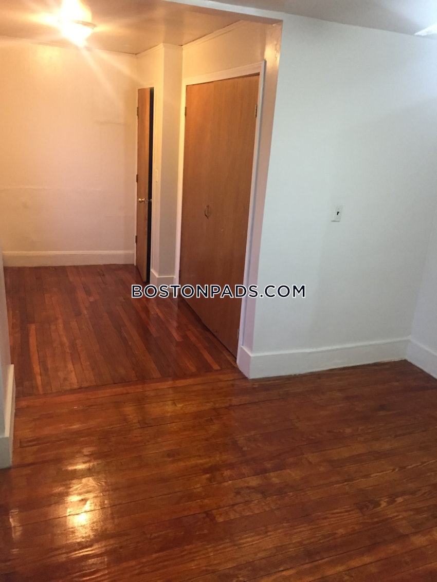 MEDFORD - MEDFORD SQUARE - 3 Beds, 1 Bath - Image 7