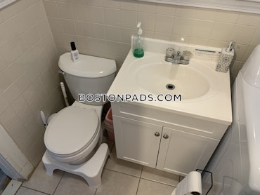 Boston - 4 Beds, 2 Baths