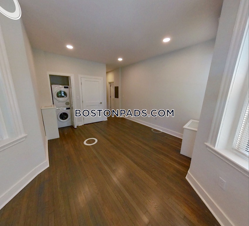 BOSTON - FENWAY/KENMORE - 1 Bed, 1 Bath - Image 3