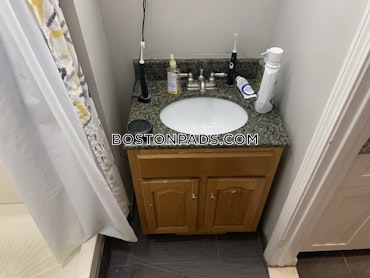 Boston - 4 Beds, 2 Baths