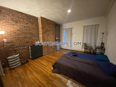 Boston - 2 Beds, 2 Baths