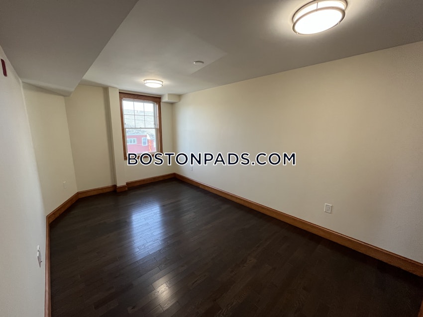 DANVERS - 1 Bed, 1 Bath - Image 2