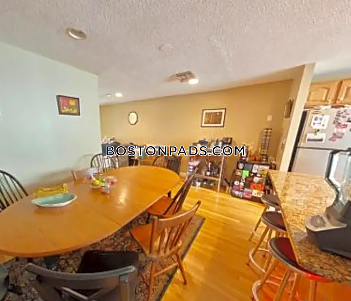 Boston - 3 Beds, 2 Baths