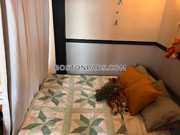 Boston - 0 Beds, 1 Baths