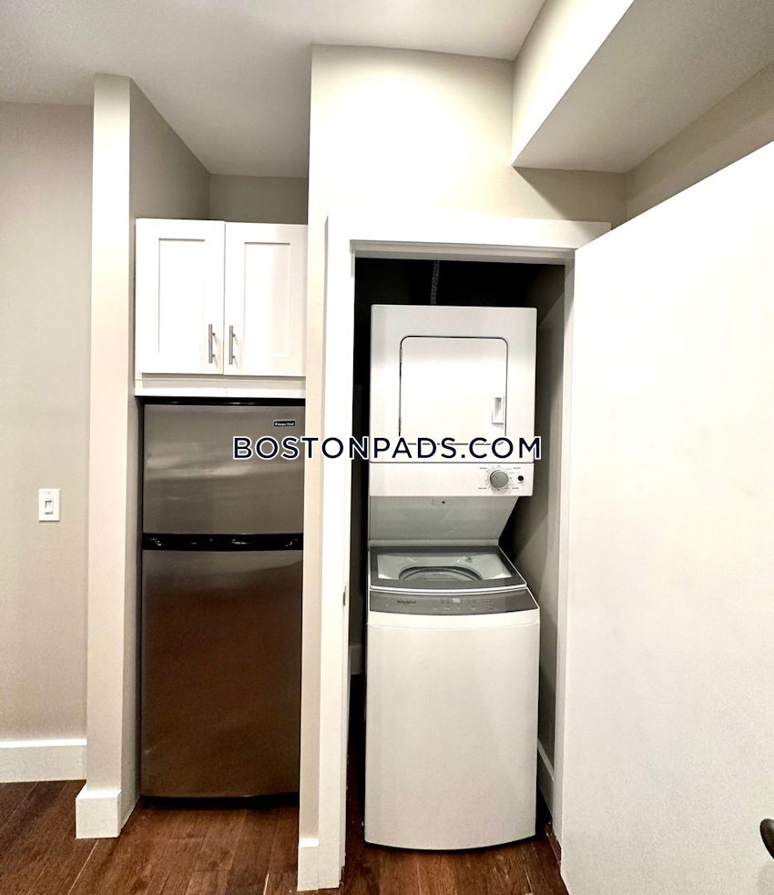 BOSTON - EAST BOSTON - MAVERICK - 1 Bed, 1 Bath - Image 2